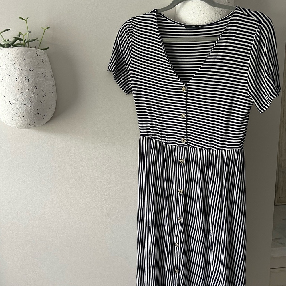 Like new dress from Nordstrom. Knee length navy & white striped.